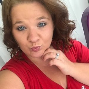 Meet your Posher, Courtney